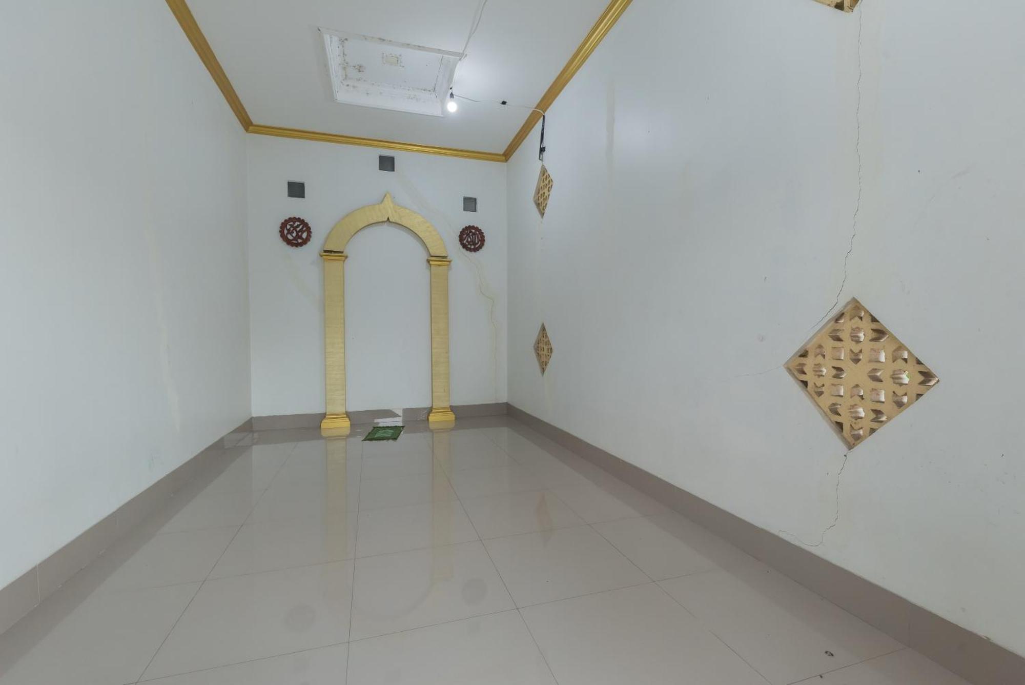 Urbanview Hotel Cianjur City Park By Reddoorz מראה חיצוני תמונה