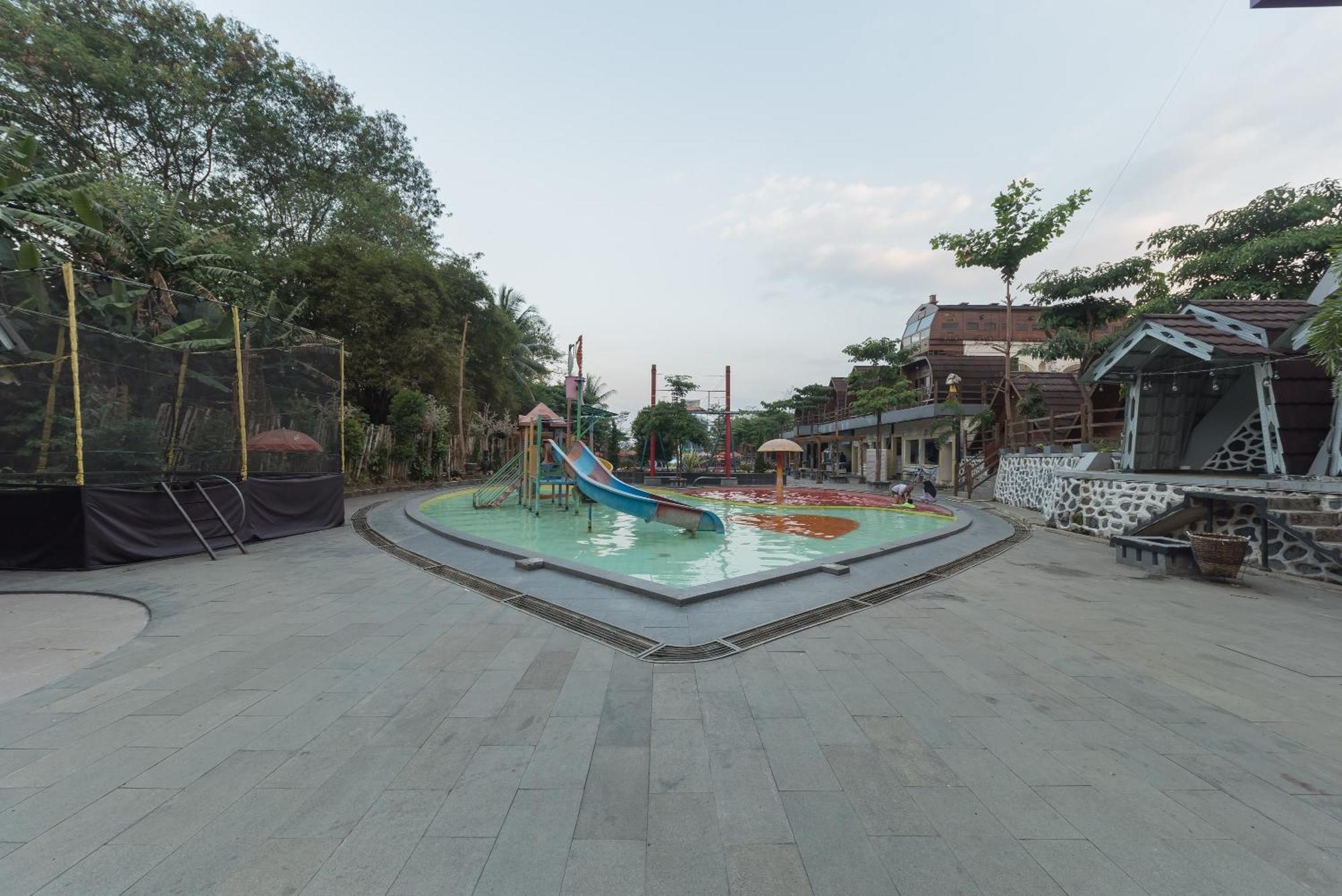 Urbanview Hotel Cianjur City Park By Reddoorz מראה חיצוני תמונה