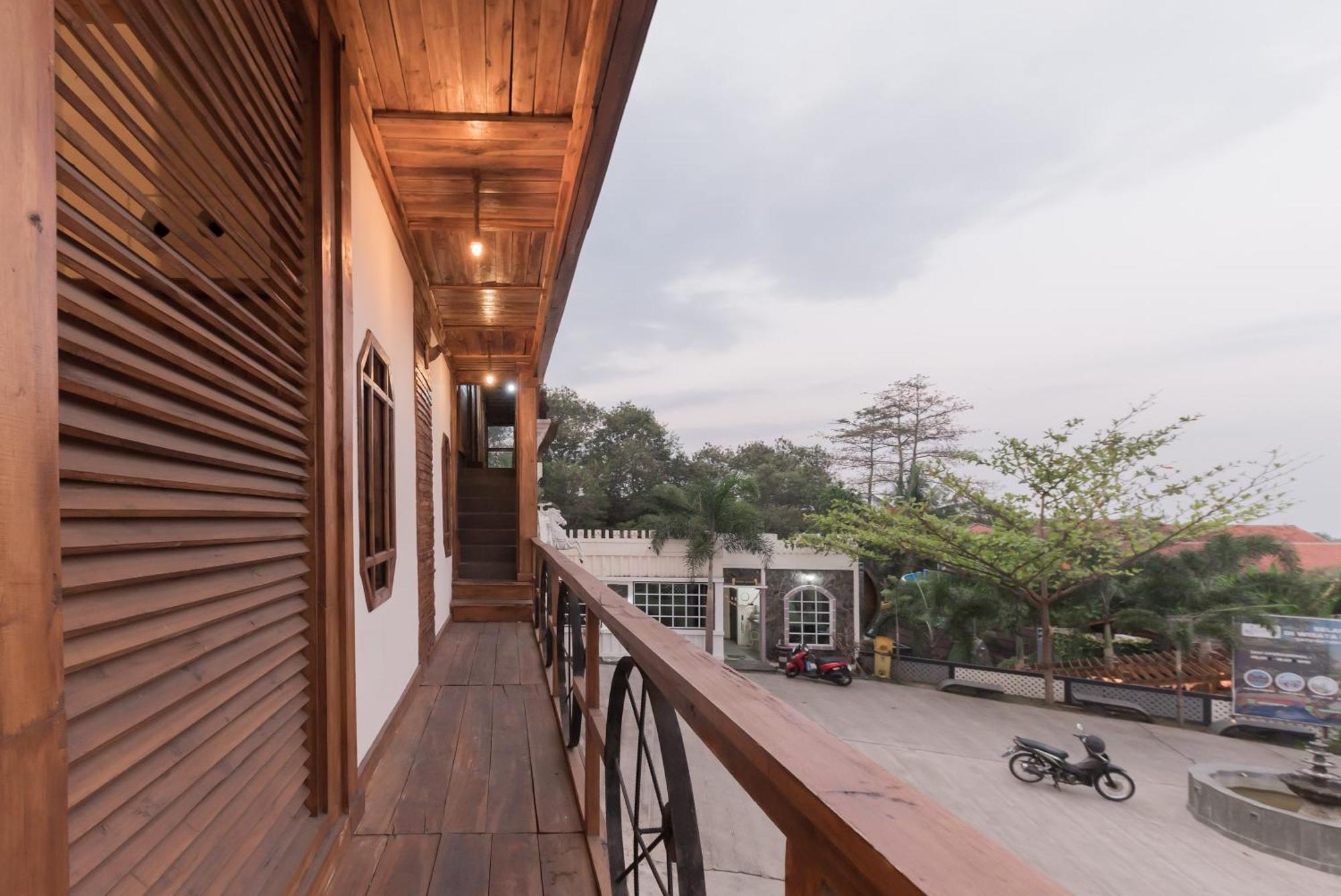 Urbanview Hotel Cianjur City Park By Reddoorz מראה חיצוני תמונה